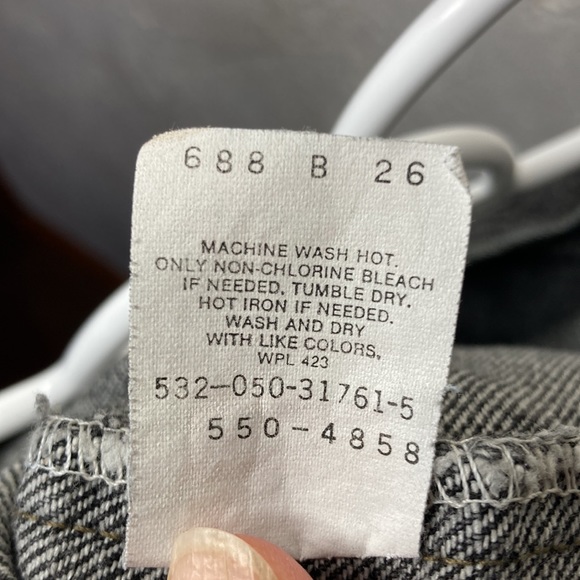 Vintage 550 Levi’s Shorts - Picture 8 of 8